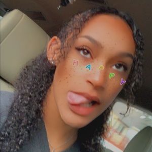 Meet your Posher, Maya